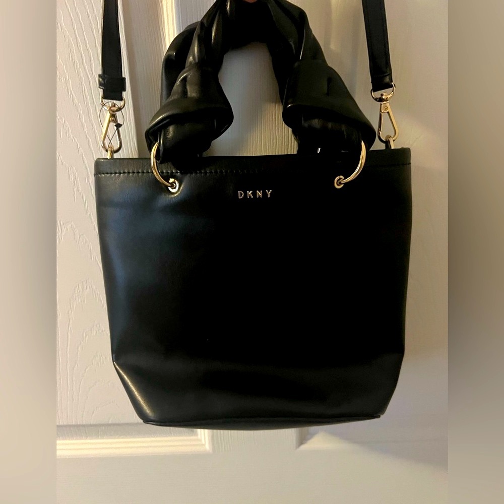 NWT DKNY Shay SM Tote, black with gold hardware